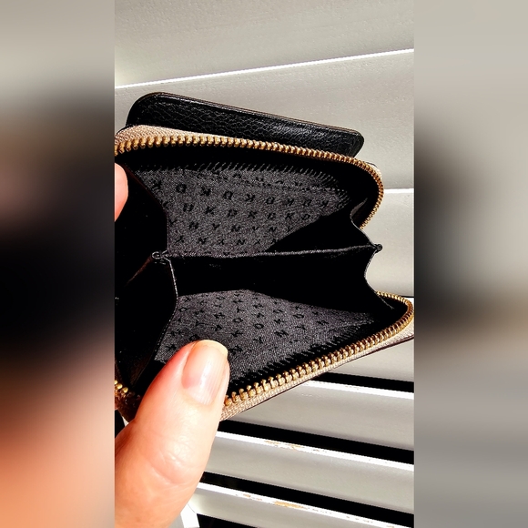 DKNY Wallet Beige Tan Leather Coin Zipper Black - Picture 6 of 7